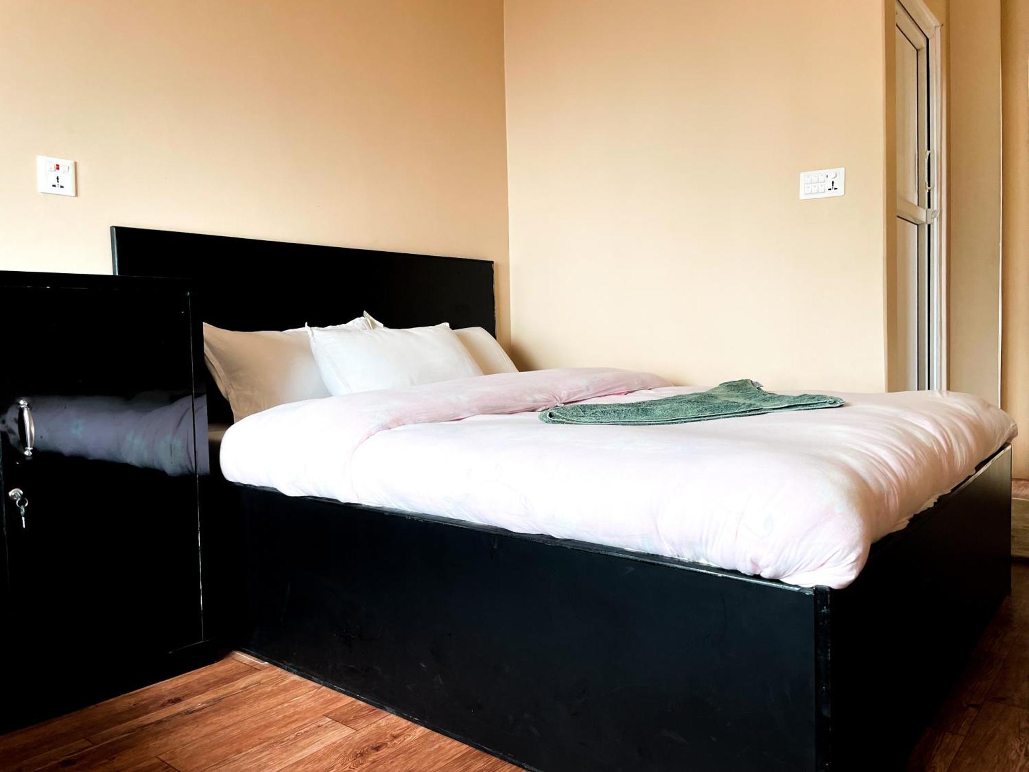 Yuriko Guest House Pokhara Exterior foto