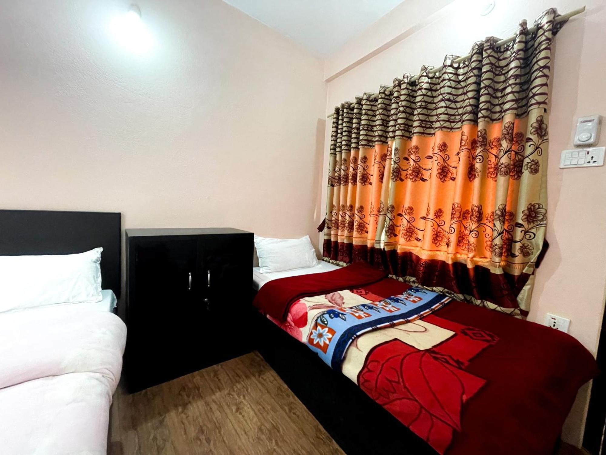 Yuriko Guest House Pokhara Exterior foto